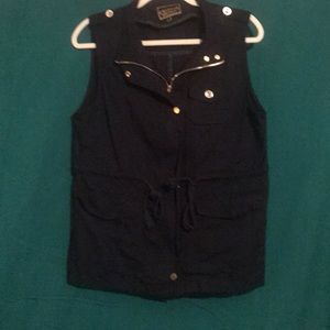 Sleeveless vest